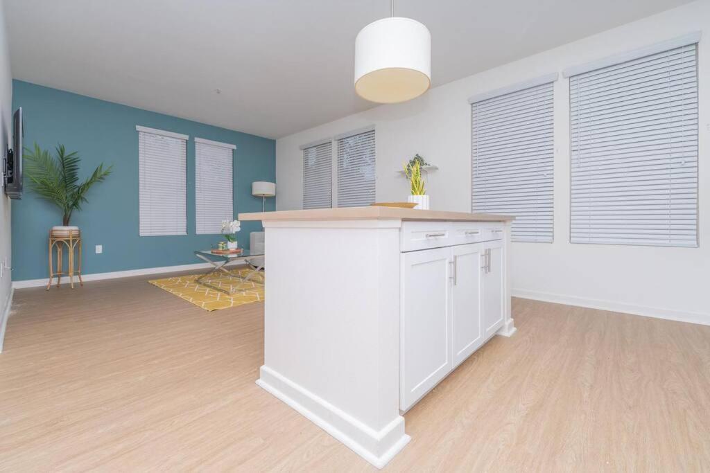 Amazing 2 Bedroom 7 Min From Disneyland W Free Parking Anaheim Exterior foto